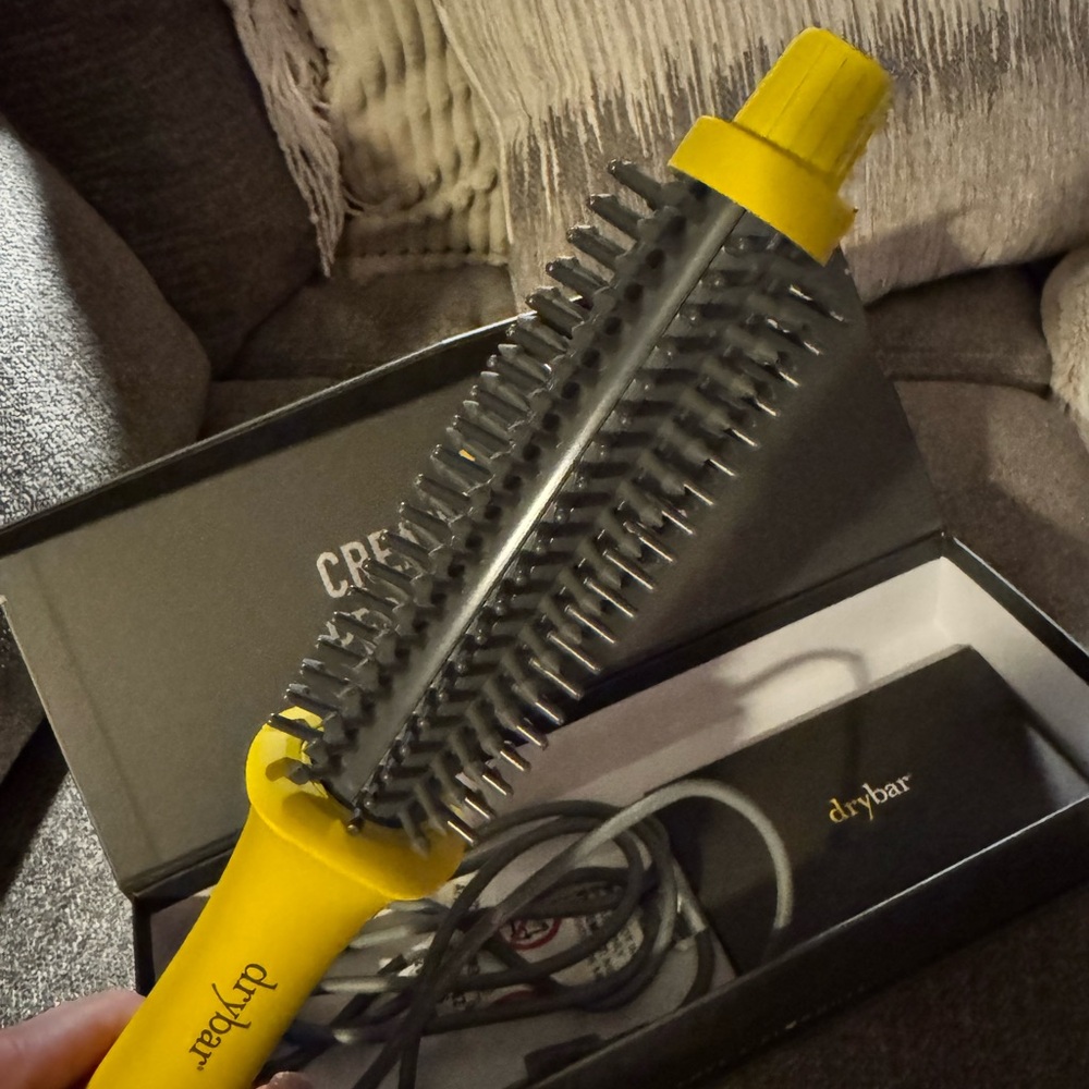 Drybar The Curl Party Curling Brush - Picture 6 of 7